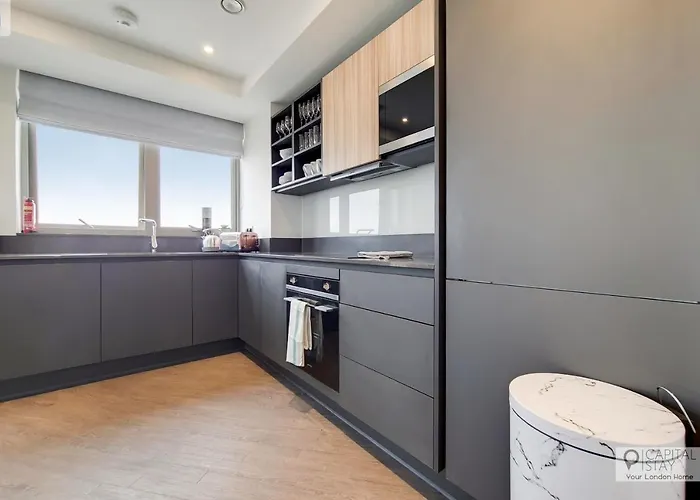 Luxury Three Bed Apartment By London Excel