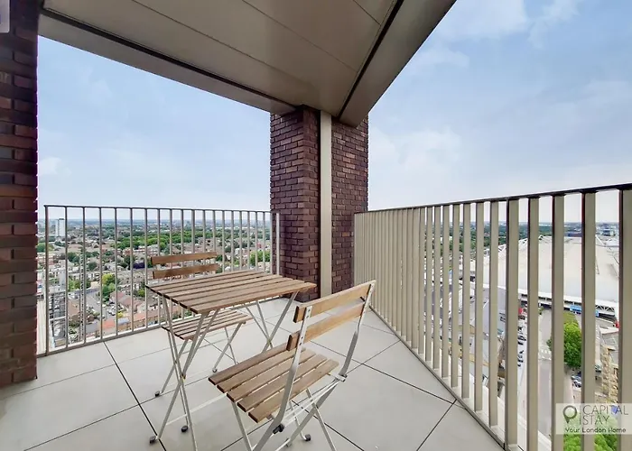 Luxury Three Bed Apartment By London Excel